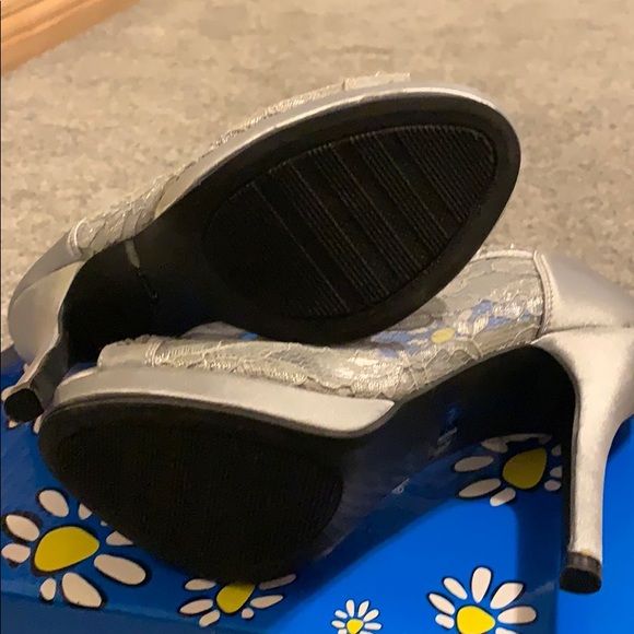 High heels - Picture 4 of 4